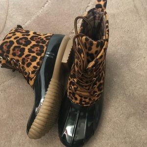 Brand new boutique duck boots